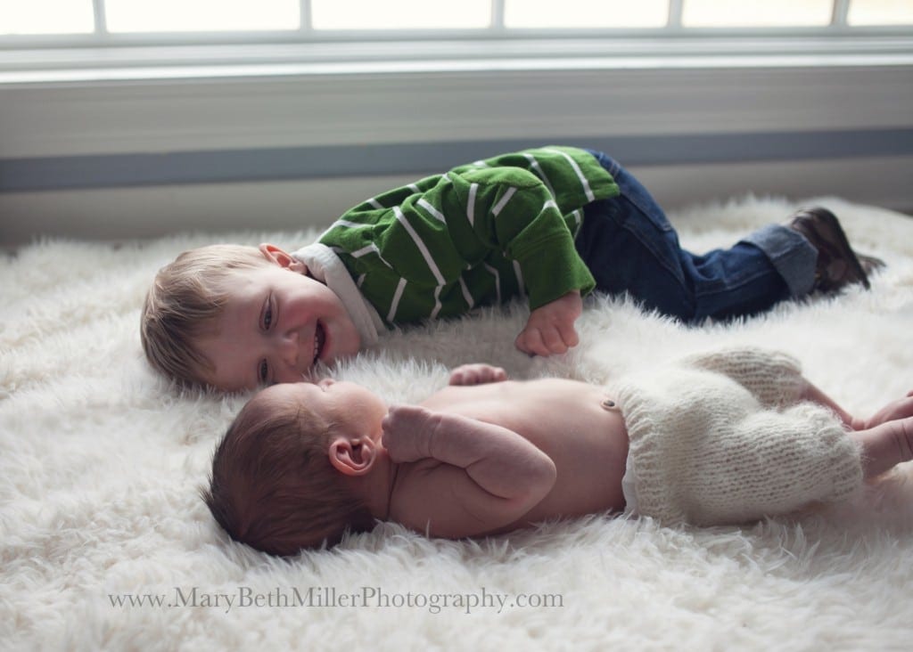 lifestyle newborn photographer in Pittsburgh PA | Mary Beth Miller Photography