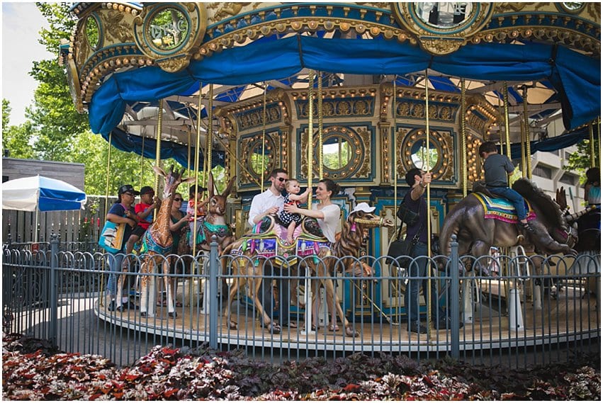 location ideas for photo sessions in Pittsburgh Photographer family  Schenley plaza carousel 