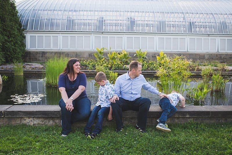 family at pittsburgh phipps for family photo session