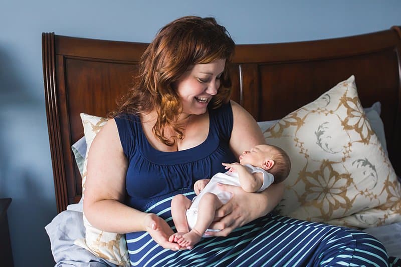 pittsburgh mom newborn lifestyle photo session 