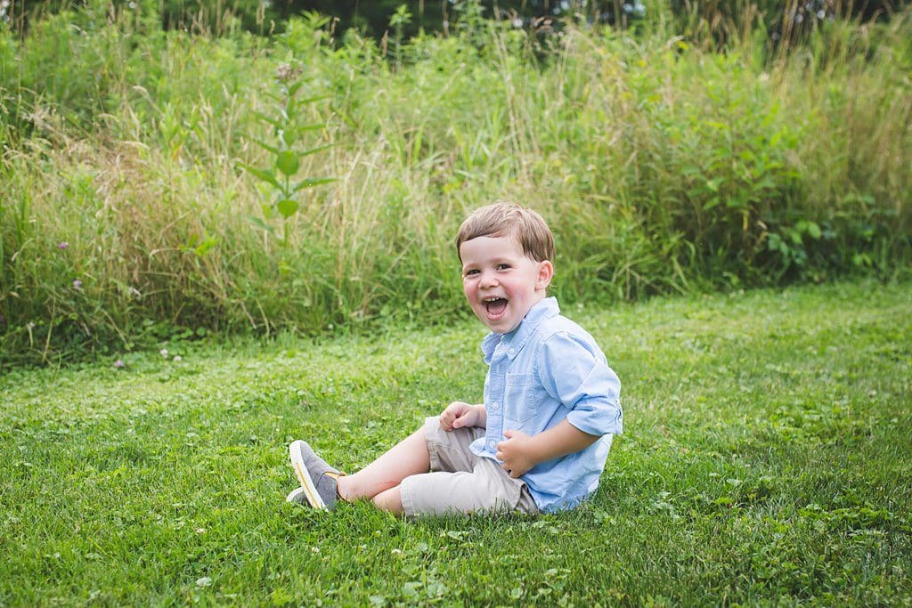 little boy boyce mayview park family photo session in field