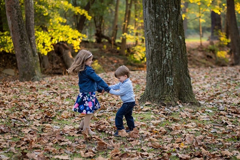brother and sister sewickley park photo session
