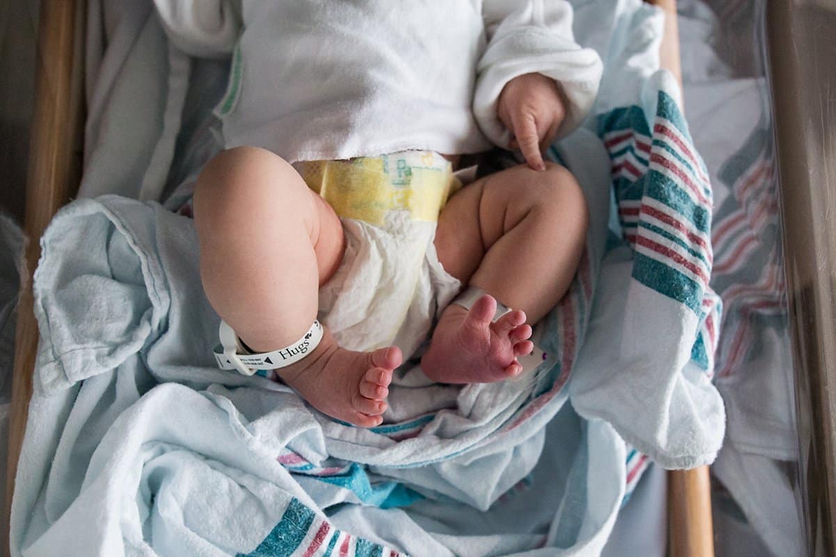 newborn baby legs at hospital